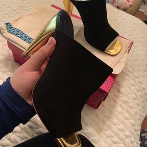 Brand new Tory Burch Ellis Mules
